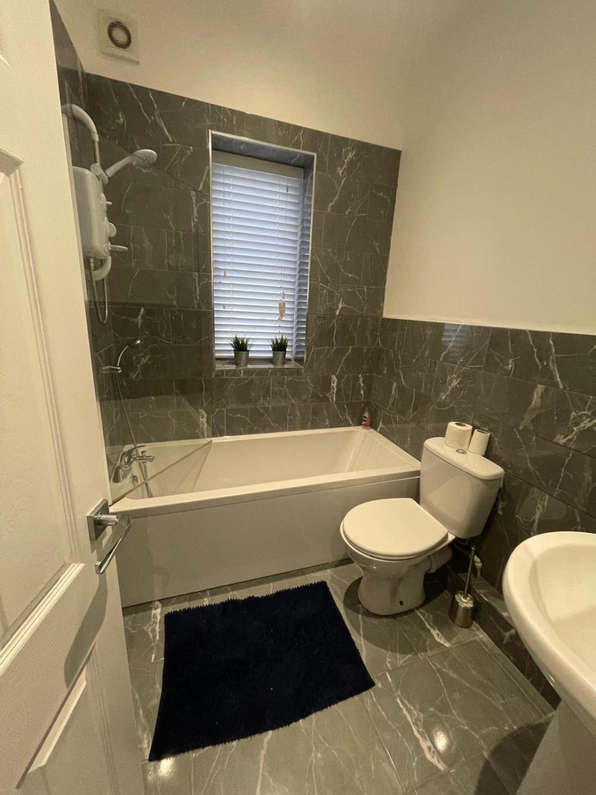 Spacious 2 Bedroom Apartment Liverpool Kültér fotó